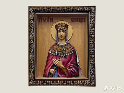 Икона резная из дерева Святая Александра — красивый подарок