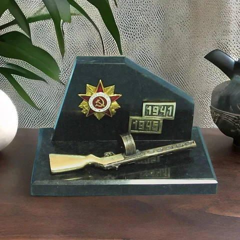 Сувенир «Орден» из бронзы и натурального камня — оригинальный подарок