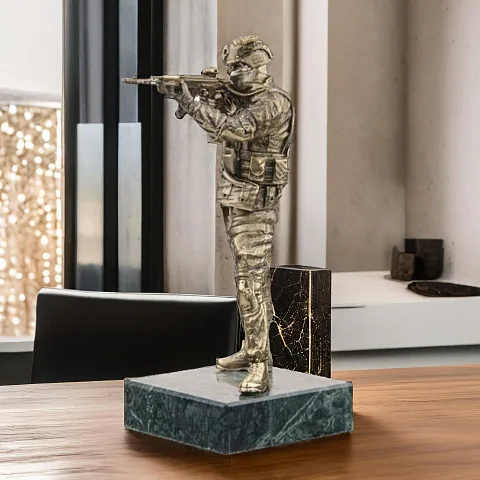 Статуэтка «Спецназовец» из бронзы — необычный подарок