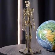 Бронзовая статуэтка «Скелет» — необычный подарок — фотография 1