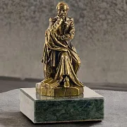 На память: Бронзовая композиция «Памятник М.Ю. Лермонтову в Пятигорске» — фотография 1
