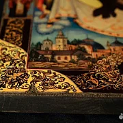 Подарочная икона на дереве "Спас с Архангелами" Ручная работа — фотография 5